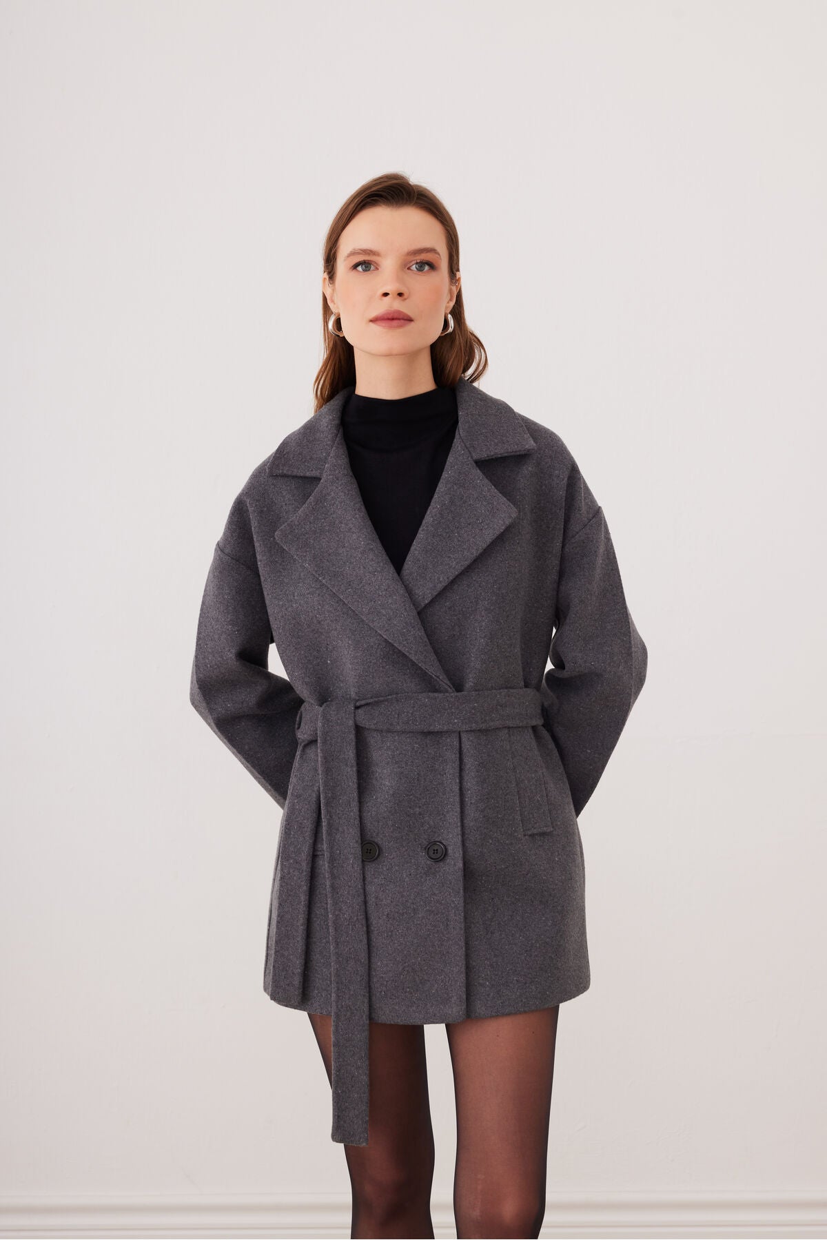 Oversize Kısa Kaşe Kaban Kemerli Astarlı