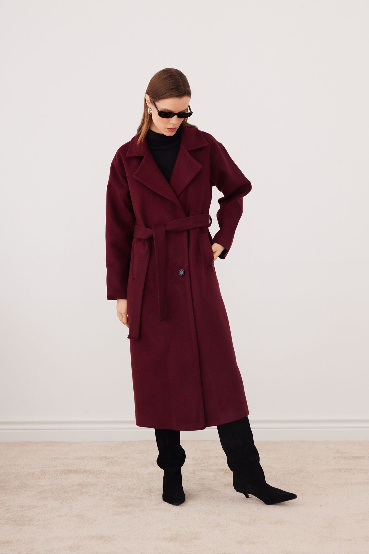 Kaşe Kaban Oversize Uzun Kemerli Astarlı Rahat Kalıp – Bordo